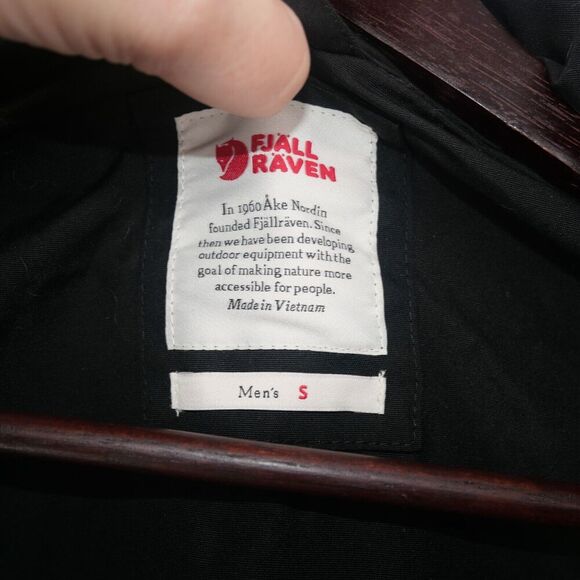 NEW Fjallraven Men's Small Raven BLACK Jacket Greenland G-1000 w/ Pullout Hood - Picture 7 of 14